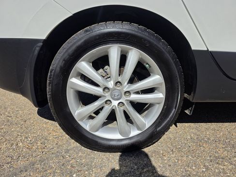 Used 2013 Hyundai Tucson Limited w/ Premium Pkg FWD image 37