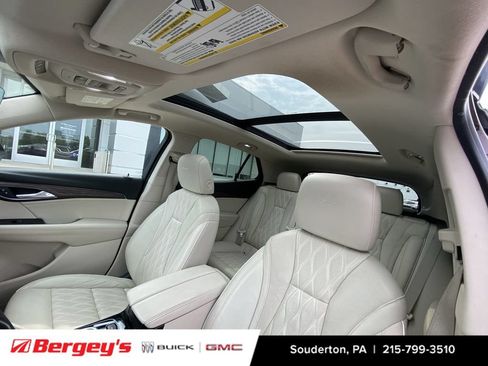 Certified 2021 Buick Envision Avenir w/ Technology Package II AWD/4WD image 22
