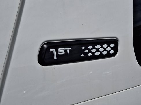 New 2025 Volkswagen ID. Buzz 1st Edition AWD/4WD image 17