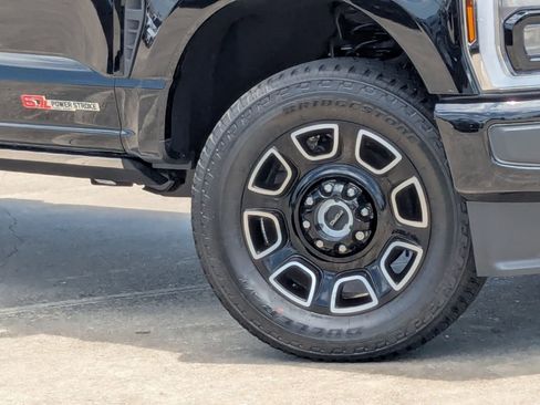Used 2025 Ford F350 Platinum w/ FX4 Off-Road Package AWD/4WD image 11