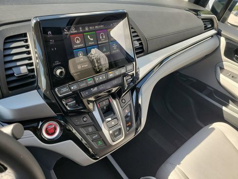 Used 2021 Honda Odyssey Touring image 14