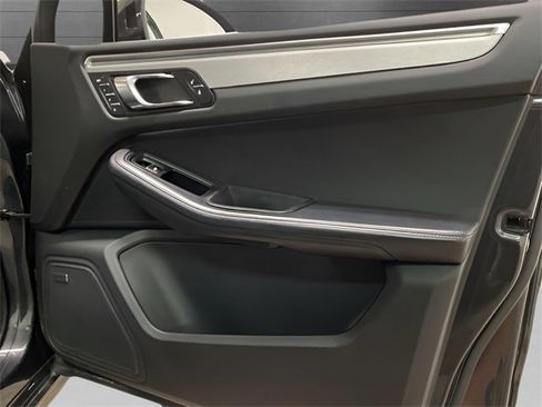 Used 2017 Porsche Macan GTS w/ Premium Package Plus image 69