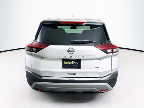 Used 2023 Nissan Rogue SV image 7