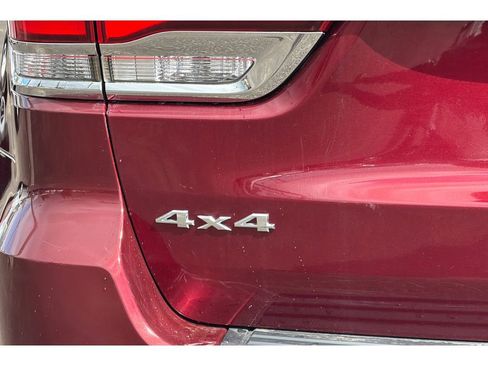 Used 2020 Jeep Grand Cherokee Laredo image 29