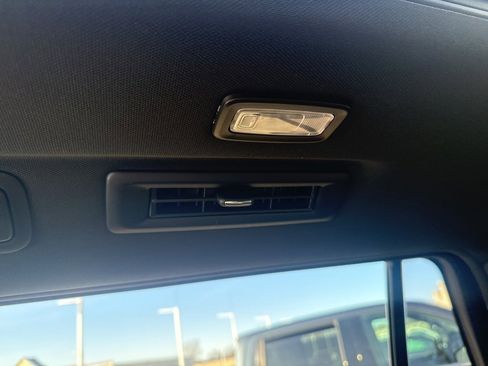 Used 2024 Chevrolet Tahoe High Country image 15