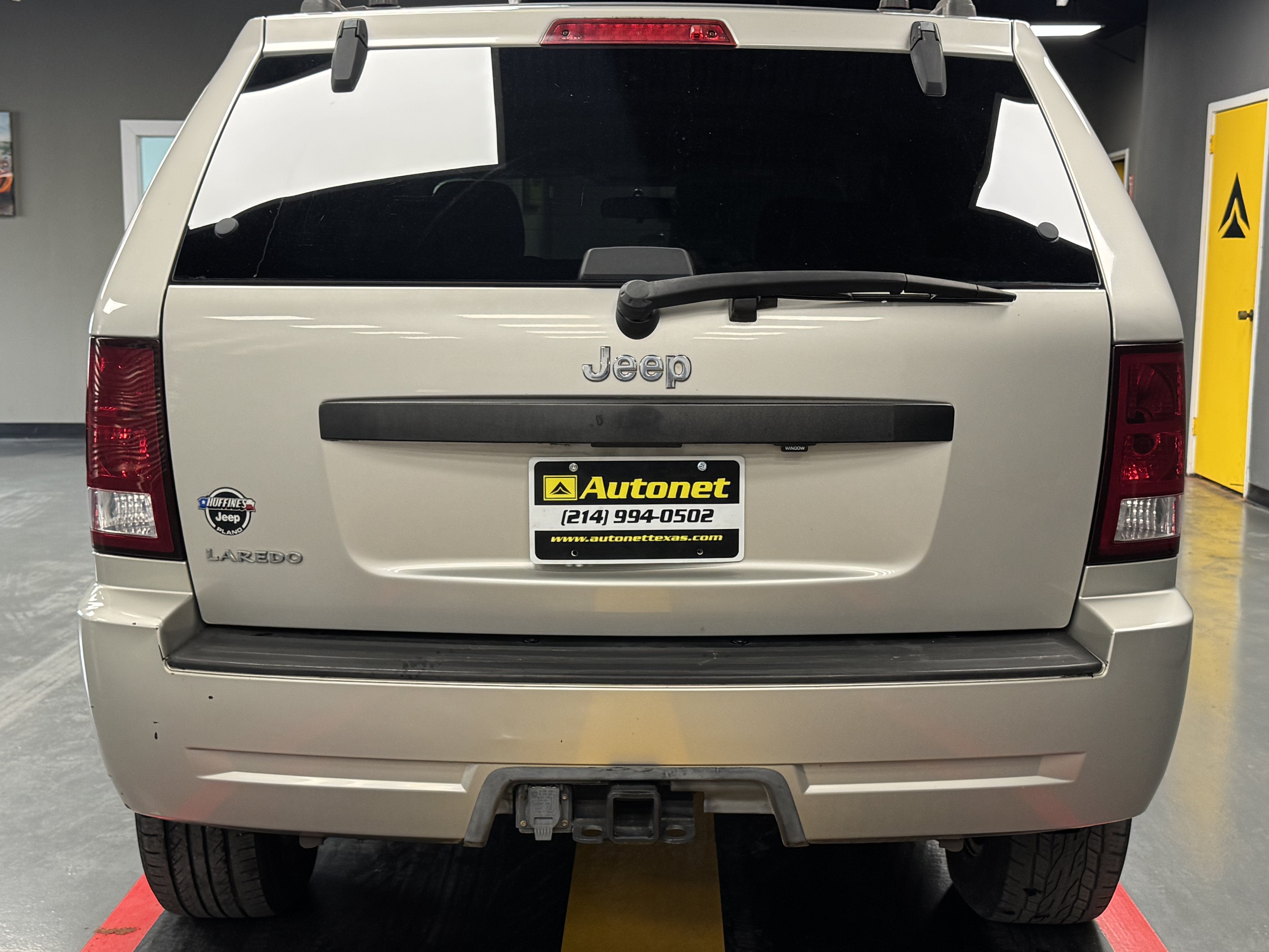 Used 2009 Jeep Grand Cherokee Laredo RWD image 4
