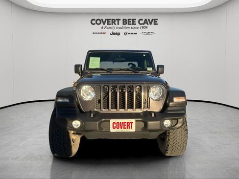 Used 2020 Jeep Gladiator Sport w/ Quick Order Package 23S image 2