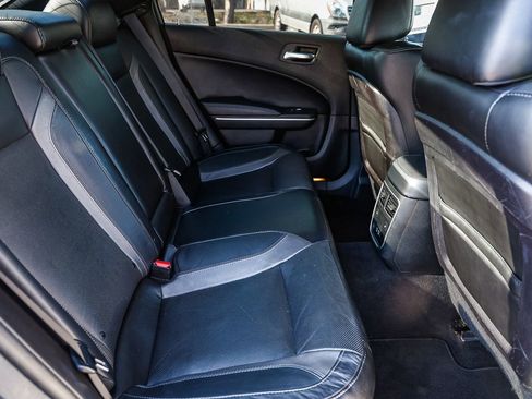 Used 2019 Dodge Charger SXT w/ Leather Interior Group image 17