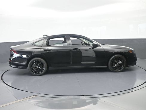 Used 2025 Honda Accord SE image 7