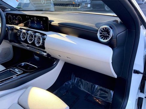 Used 2025 Mercedes-Benz CLA 250 4MATIC image 15