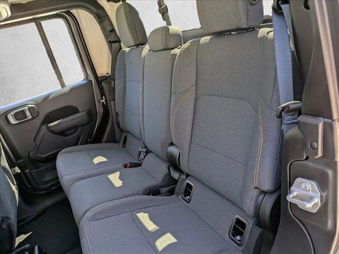 New 2026 Jeep Gladiator Sport image 12