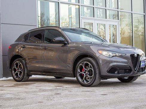 Used 2025 Alfa Romeo Stelvio Sprint w/ Veloce Package AWD/4WD image 3