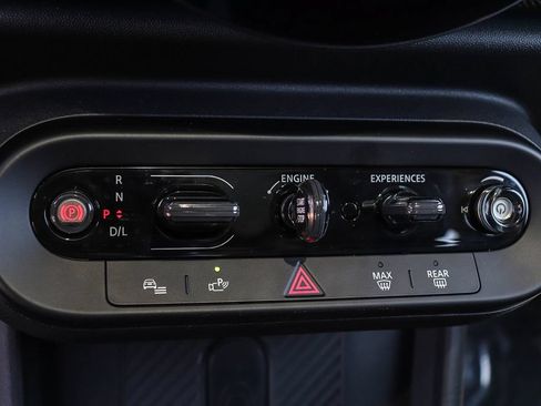 Used 2026 MINI Cooper 4-Door Hardtop FWD image 21