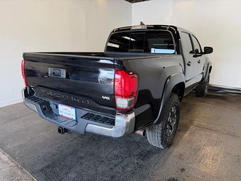 Used 2017 Toyota Tacoma TRD Off-Road w/ Tow Package (A/T) AWD/4WD image 7
