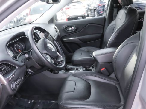 Used 2020 Jeep Cherokee Latitude Lux w/ Comfort/Convenience Group image 6