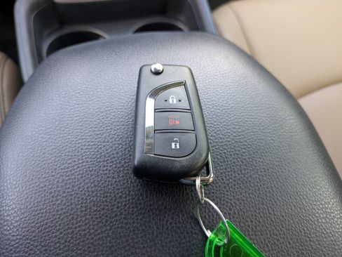 Used 2020 Toyota RAV4 LE FWD image 26