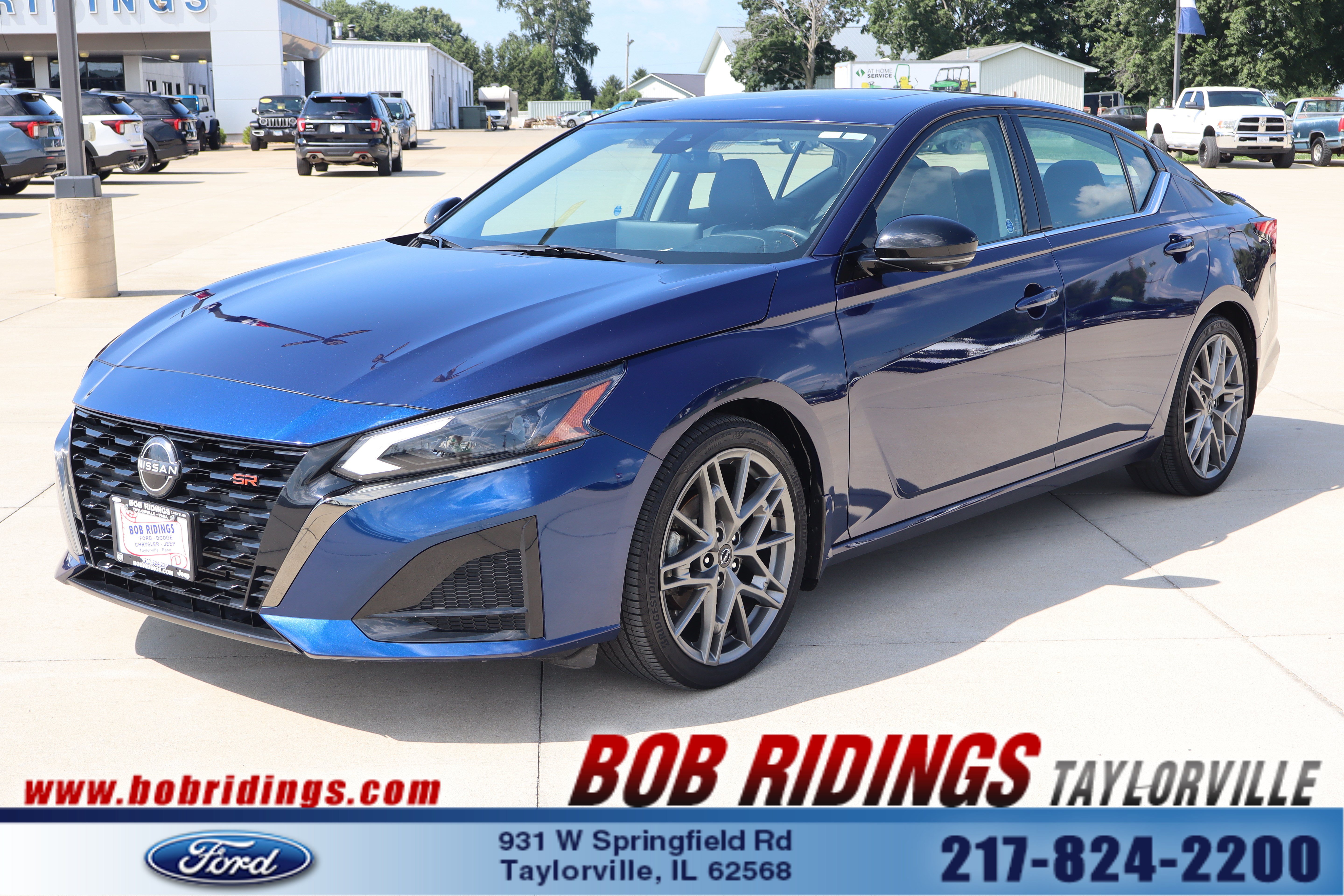 Used 2023 Nissan Altima 2.0 SR FWD image 1