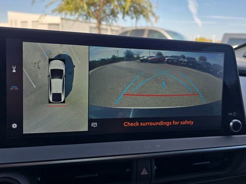 Used 2025 Toyota Prius Limited image 23