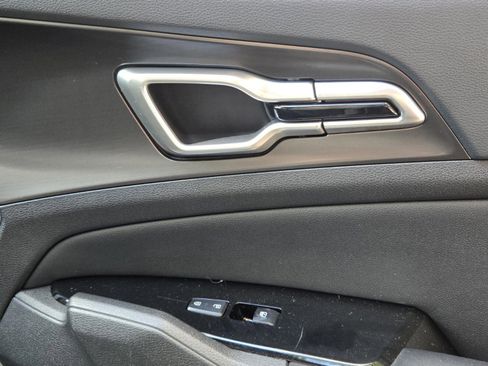 Used 2023 Kia Sportage EX FWD image 27