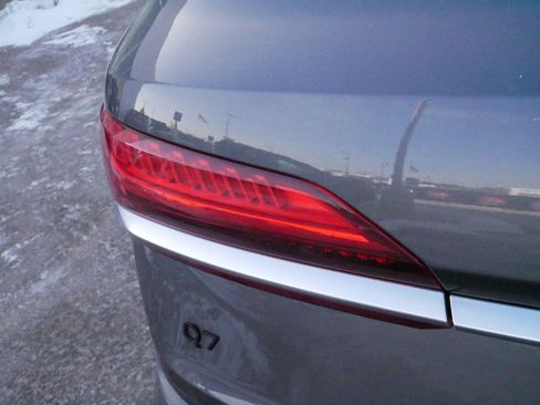 Used 2025 Audi Q7 3.0T Premium Plus image 17