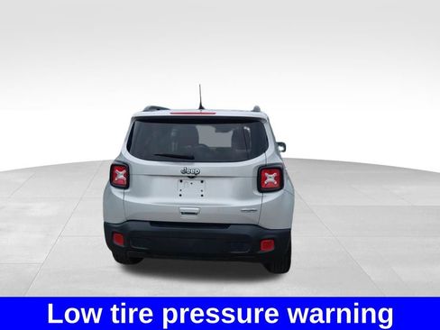Used 2021 Jeep Renegade Latitude FWD image 11