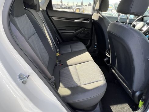 Certified 2025 Kia Seltos LX image 16