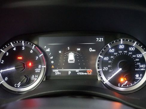 Certified 2024 Toyota Highlander XLE FWD image 15