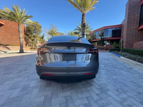 Used 2024 Tesla Model Y Performance AWD/4WD image 6