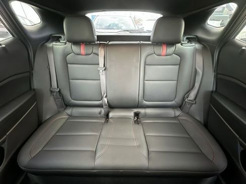 Used 2025 Chevrolet Trax RS w/ Sunroof Package image 22