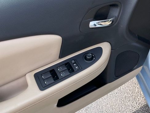 Used 2012 Chrysler 200 Limited w/ Sun/Sound Group FWD image 11