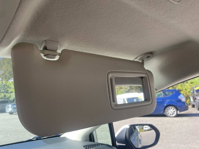 Used 2025 Toyota Corolla LE FWD image 27