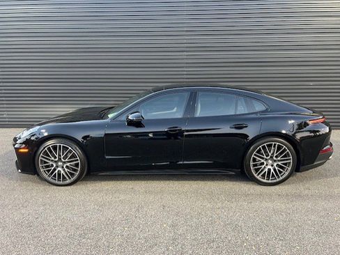 Certified 2024 Porsche Panamera 4 image 2