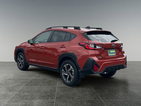 Used 2024 Subaru Crosstrek 2.0i Premium w/ Crosstrek Mirror Package AWD/4WD image 5