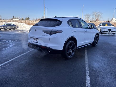 Certified 2024 Alfa Romeo Stelvio Veloce image 7