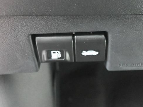 Used 2025 Nissan Versa SR w/ Trunk Package FWD image 20