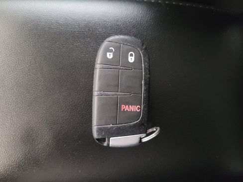 Used 2020 Dodge Journey SE w/ SE Popular Equipment Group FWD image 32