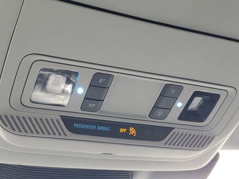 Used 2022 Ford Explorer XLT image 29