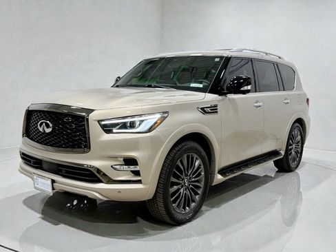 Used 2024 INFINITI QX80 Sensory image 2