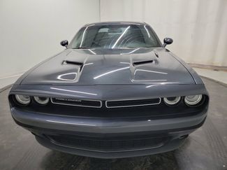 Used 2016 Dodge Challenger SXT video 2