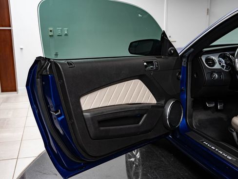 Used 2013 Ford Mustang GT Premium w/ Electronics Pkg RWD image 25