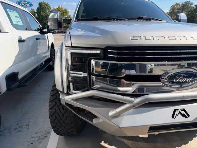 Used 2018 Ford F250 4x4 Crew Cab Super Duty image 9