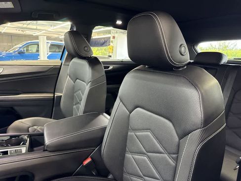 Used 2026 Volkswagen Atlas Cross Sport SE FWD image 14