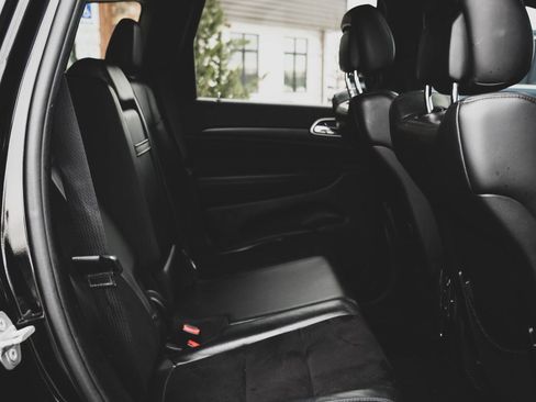 Used 2018 Jeep Grand Cherokee Altitude image 31