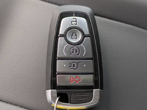 Used 2025 Ford Expedition Max Active AWD/4WD image 28