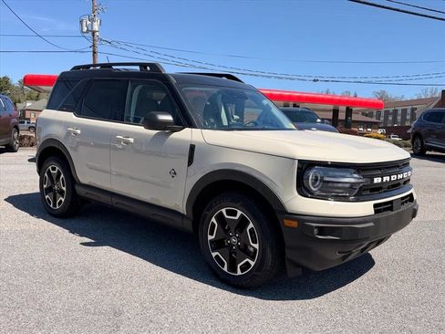 Used 2024 Ford Bronco Sport Outer Banks w/ Tech Package AWD/4WD image 16