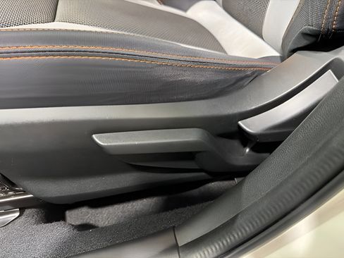 Used 2018 Subaru Crosstrek 2.0i Premium AWD/4WD image 12