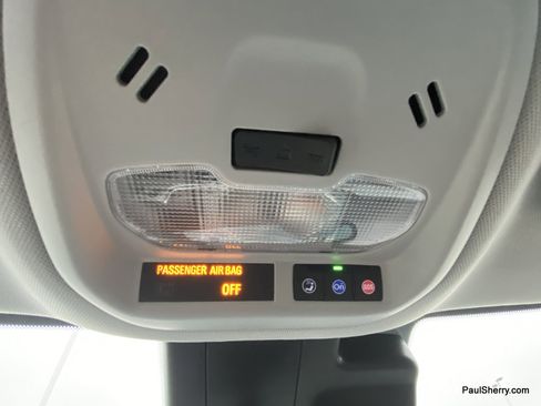 Used 2025 Chevrolet Trax LT w/ LT Convenience Package FWD image 26