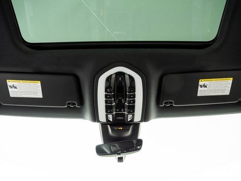 New 2026 Porsche Macan image 20