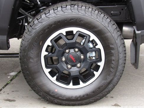 New 2024 Toyota Tacoma TRD Off-Road w/ TRD Off Road Upgrade Package AWD/4WD image 40
