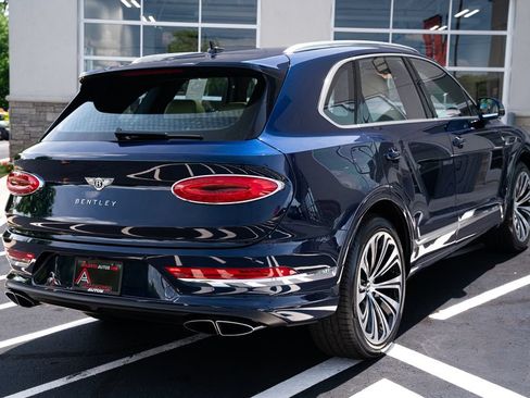 Used 2022 Bentley Bentayga AWD/4WD image 14